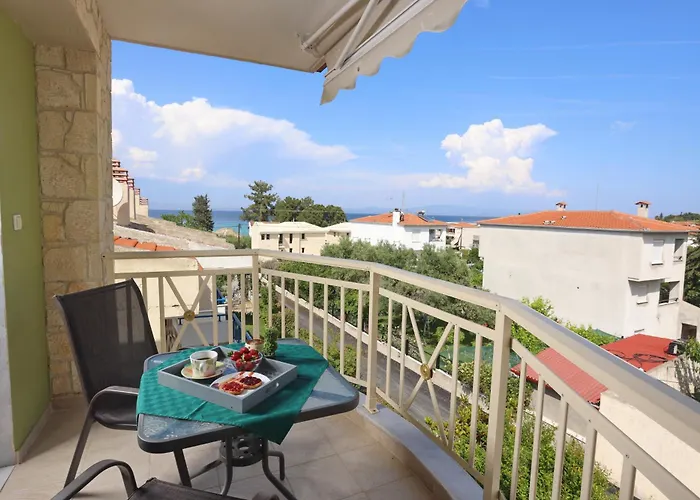 Thin Alos Apartment Polychrono